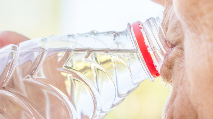 Some seniors don’t have a normal thirst mechanism and don’t recognize when they’re dehydrated, according to experts, who emphasize the need for seniors to drink plenty of water.